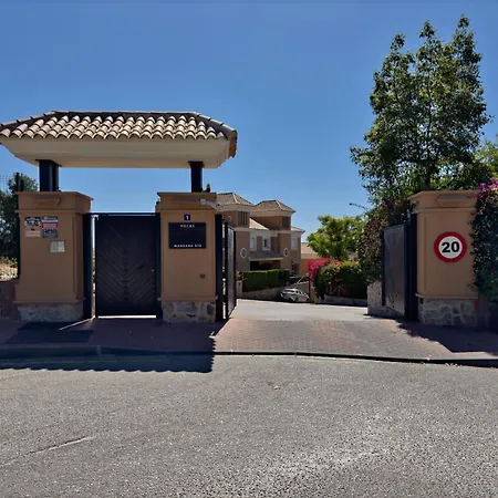 Adosada En Santa Clara * מארבלה