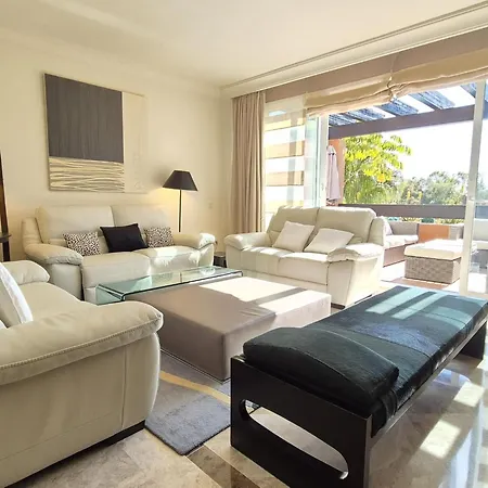 Adosada En Santa Clara Marbella